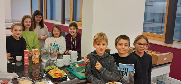 Weihnachtsfrühstück der 1d Weihnachtsfrühstück der 1d
